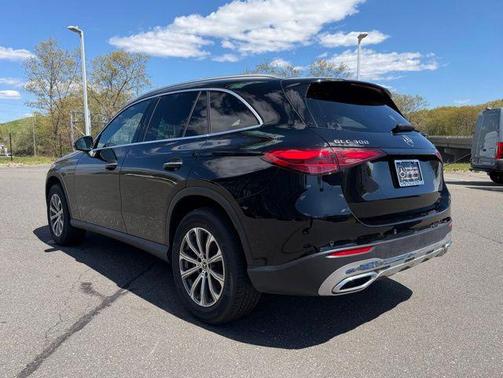 Black 2024 Mercedes-Benz GLC 300 4MATIC