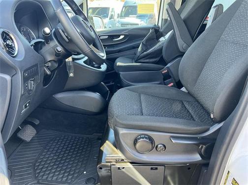 2021 Mercedes-Benz Metris Base