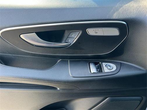 2021 Mercedes-Benz Metris Base