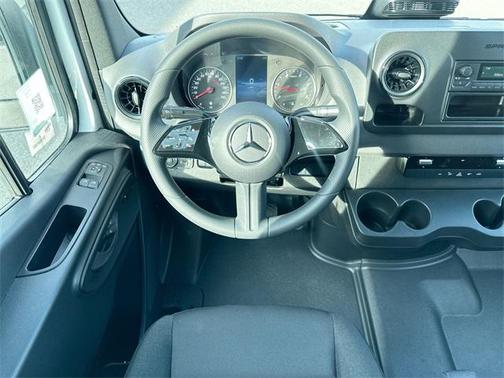 2025 Mercedes-Benz Sprinter 2500 High Roof