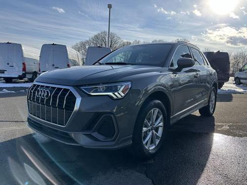 2025 Audi Q3 Premium 45 TFSI S line quattro Tiptronic