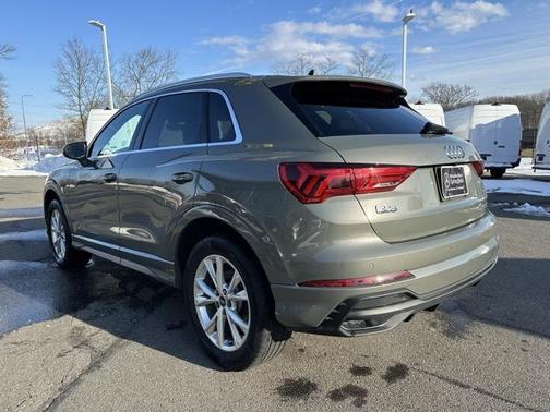 2025 Audi Q3 Premium 45 TFSI S line quattro Tiptronic