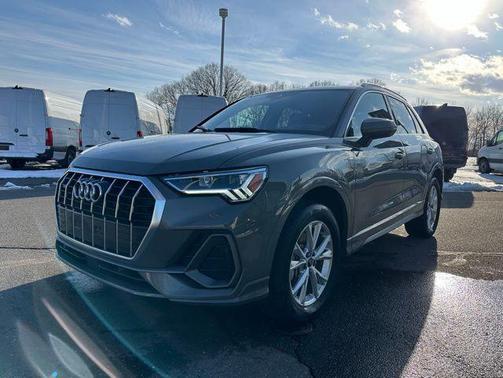 2025 Audi Q3 Premium 45 TFSI S line quattro Tiptronic