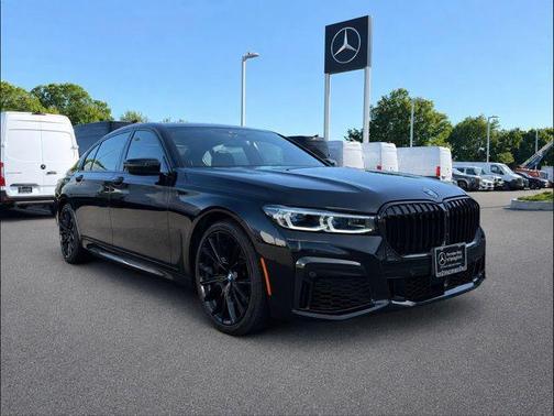 Carbon Black Metallic 2020 BMW 750 i xDrive