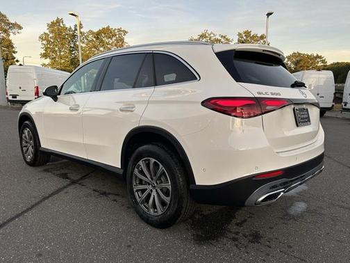 2026 Mercedes-Benz GLC 300 4MATIC