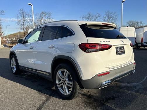 2021 Mercedes-Benz GLA 250 Base 4MATIC