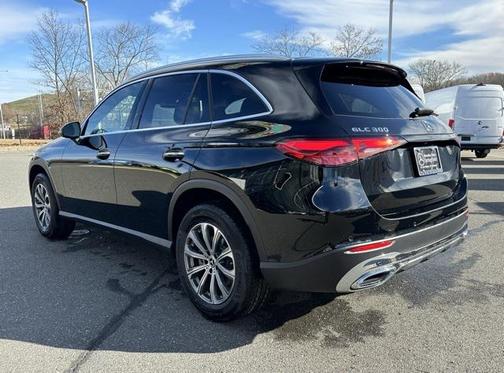 2025 Mercedes-Benz GLC 300 4MATIC