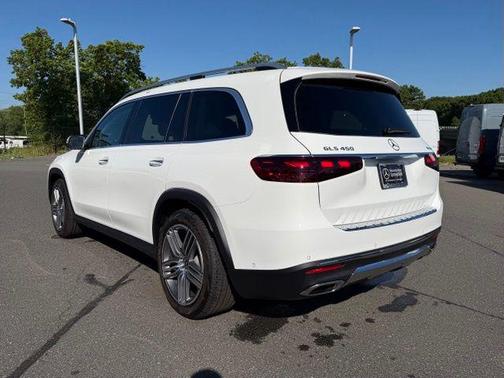 Polar White 2026 Mercedes-Benz GLS 450 4MATIC