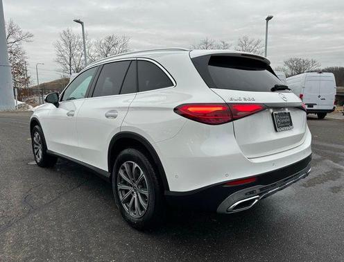 2026 Mercedes-Benz GLC 300 4MATIC