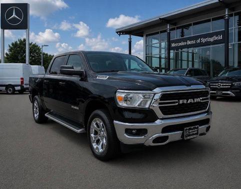 Diamond Black Crystal Pearlcoat 2022 RAM 1500 Big Horn/Lone Star