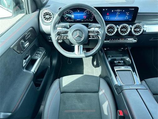2025 Mercedes-Benz GLB 250 4MATIC