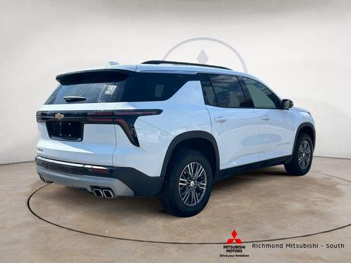 Summit White 2025 Chevrolet Traverse LT