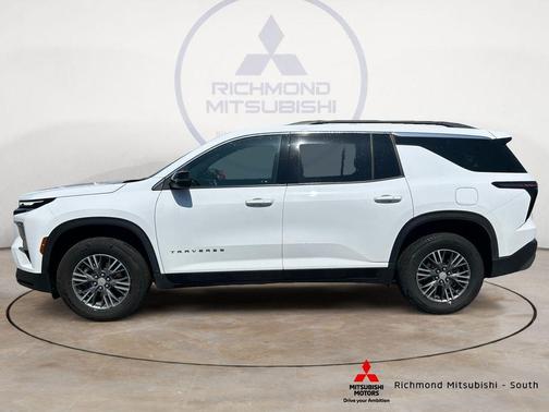 Summit White 2025 Chevrolet Traverse LT