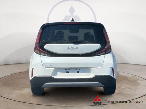Snow White Pearl 2024 Kia Soul LX