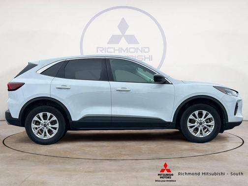 Oxford White 2023 Ford Escape Active