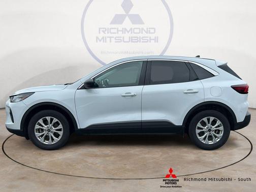 Oxford White 2023 Ford Escape Active