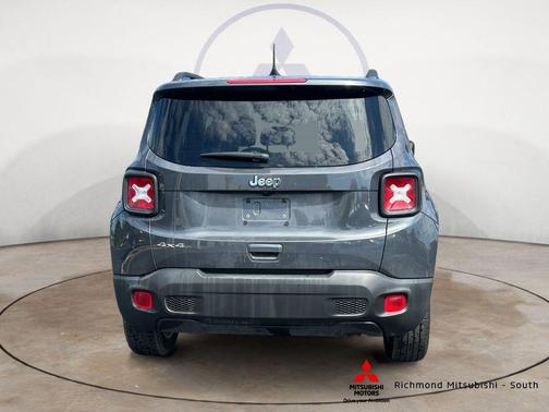 Graphite Gray 2023 Jeep Renegade Latitude
