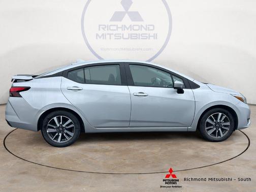 Brilliant Silver Metallic 2025 Nissan Versa 1.6 SV