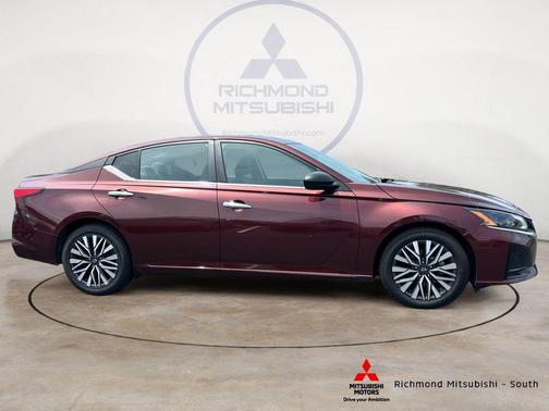 Garnet Pearl 2024 Nissan Altima 2.5 SV