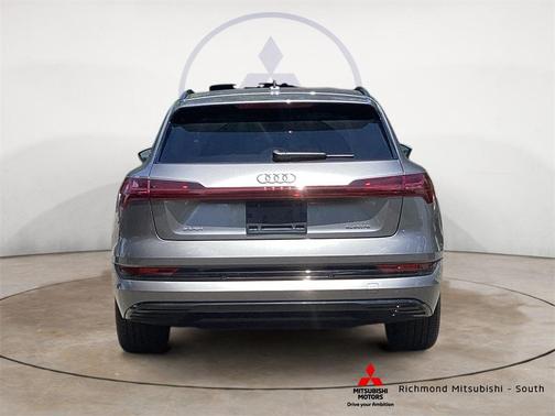 2022 Audi e-tron Premium