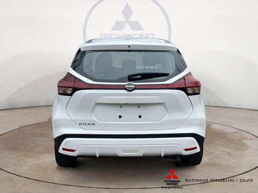 2022 Nissan Kicks S
