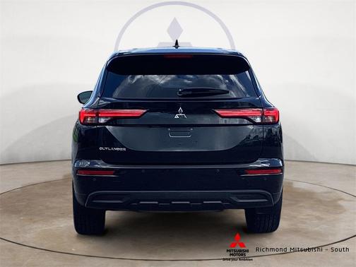 2022 Mitsubishi Outlander ES