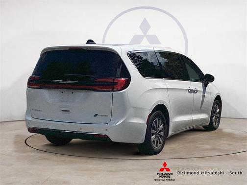 2023 Chrysler Pacifica Hybrid Touring L