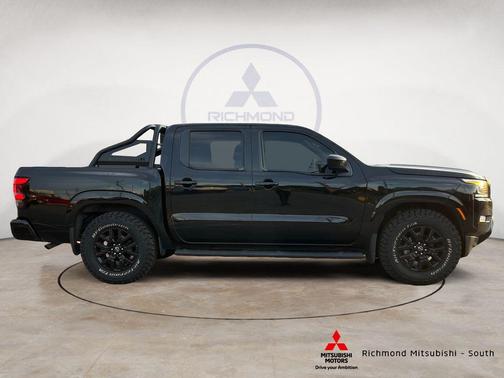 Black 2023 Nissan Frontier SV
