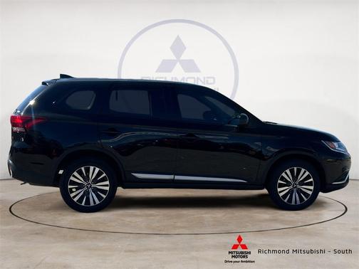 2020 Mitsubishi Outlander SE