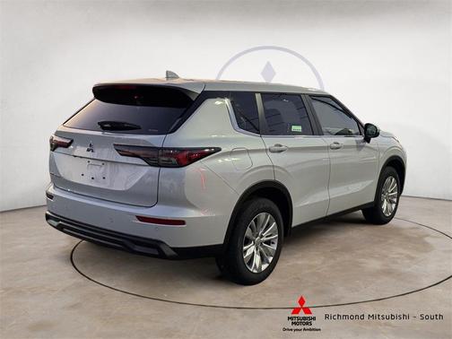 2026 Mitsubishi Outlander ES