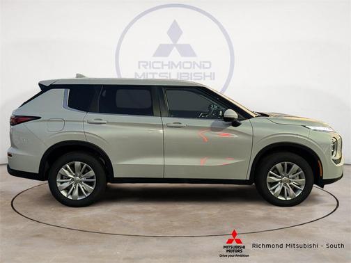 2026 Mitsubishi Outlander ES