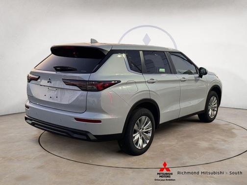 2026 Mitsubishi Outlander ES