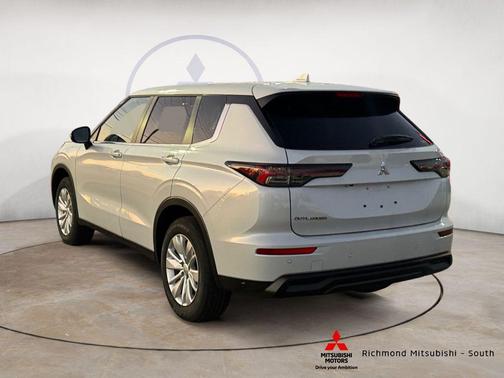 2026 Mitsubishi Outlander ES