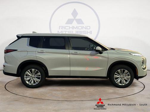 2026 Mitsubishi Outlander ES
