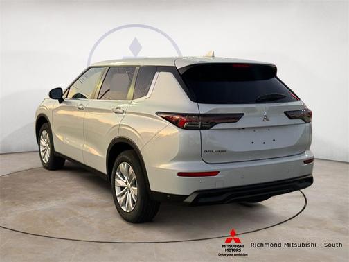 2026 Mitsubishi Outlander ES