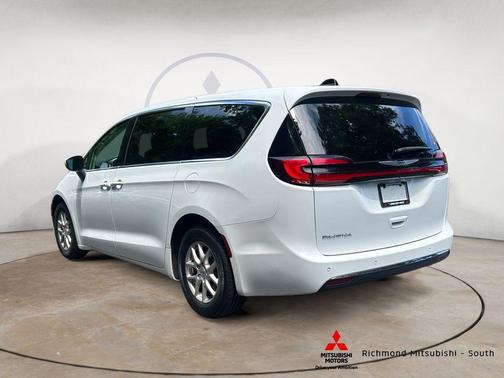 Bright White Clearcoat 2023 Chrysler Pacifica Touring-L