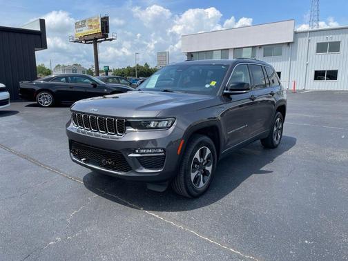 Metallic 2022 Jeep Grand Cherokee 4xe Base