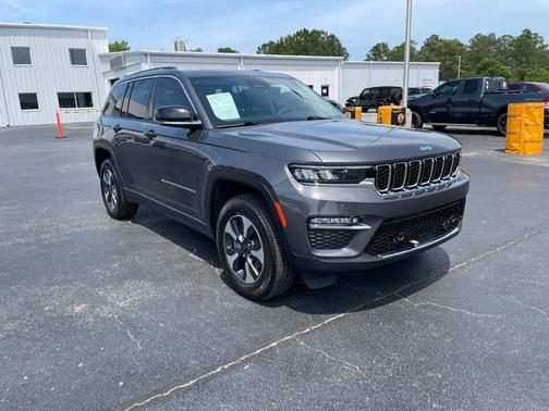 Metallic 2022 Jeep Grand Cherokee 4xe Base