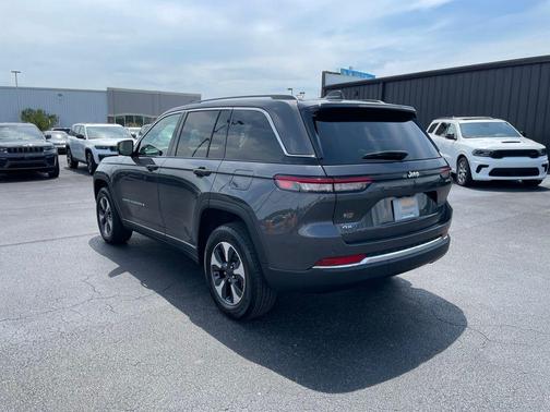 Metallic 2022 Jeep Grand Cherokee 4xe Base