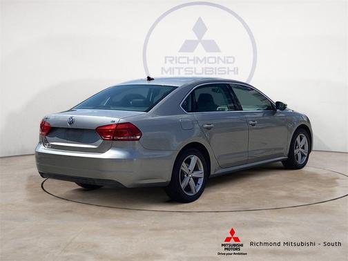 2012 Volkswagen Passat 2.5 SE