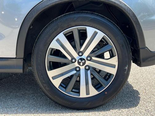 Mercury Gray Metallic 2024 Mitsubishi Outlander Sport