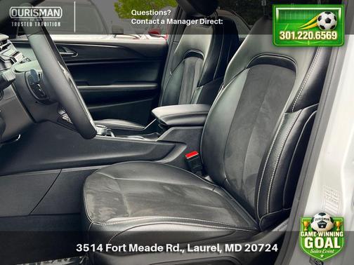 Bright White Clearcoat 2025 Jeep Grand Cherokee Altitude