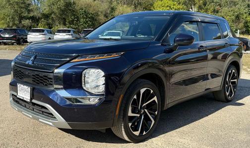 2022 Mitsubishi Outlander SE