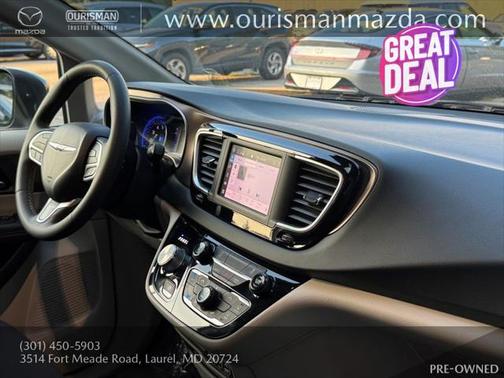 2023 Chrysler Voyager LX