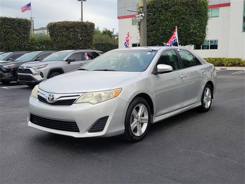 2014 Toyota Camry SE