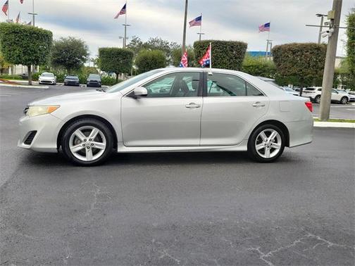 2014 Toyota Camry SE