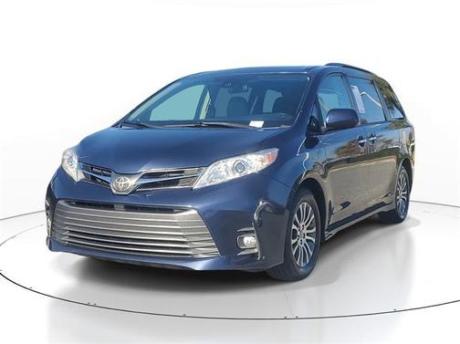 2020 Toyota Sienna XLE