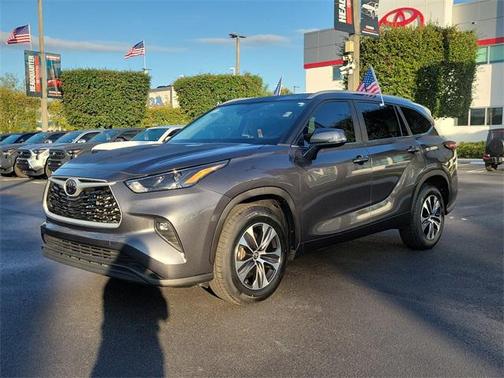 2024 Toyota Highlander XLE