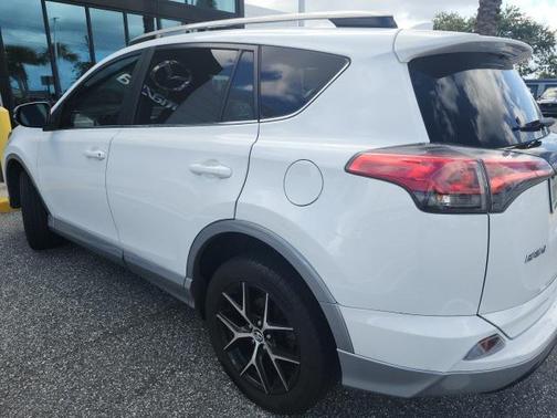 2018 Toyota RAV4 SE