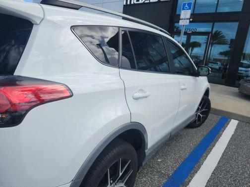 2018 Toyota RAV4 SE